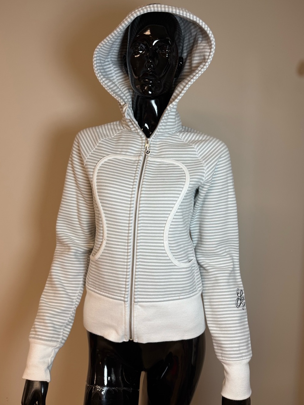Lululemon Scuba Hoodie – Women’s Size 2 | Vintage Love Embodied Limited Edition